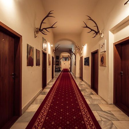 Hotel Kastiel Mojmirovce Bagian luar foto
