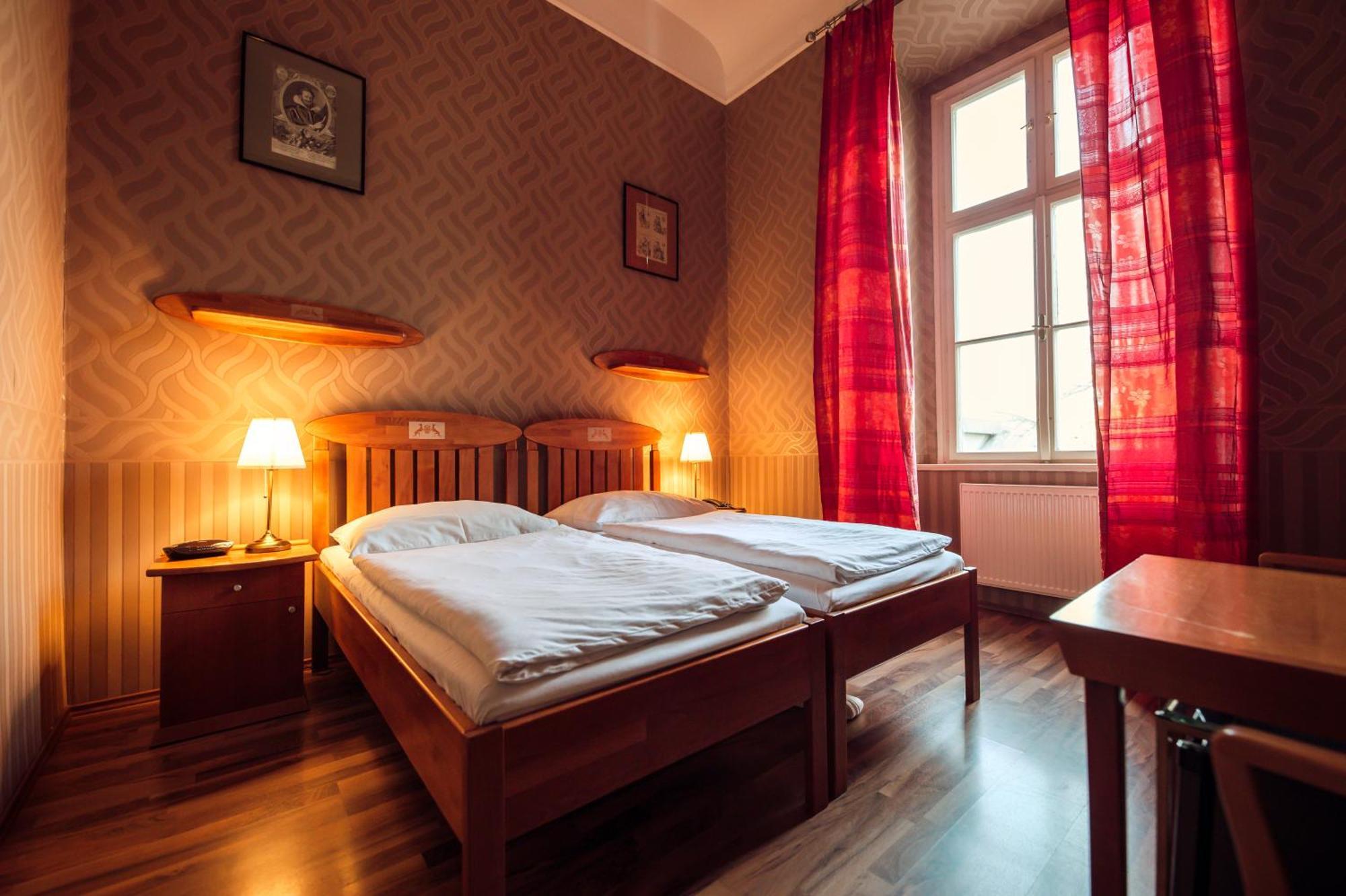 Hotel Kastiel Mojmirovce Bagian luar foto