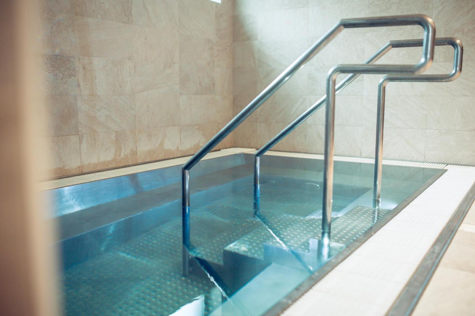 Hotel Kastiel Mojmirovce Bagian luar foto