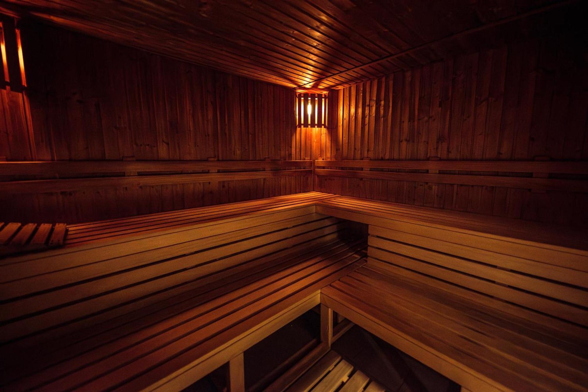 Hotel Kastiel Mojmirovce Bagian luar foto