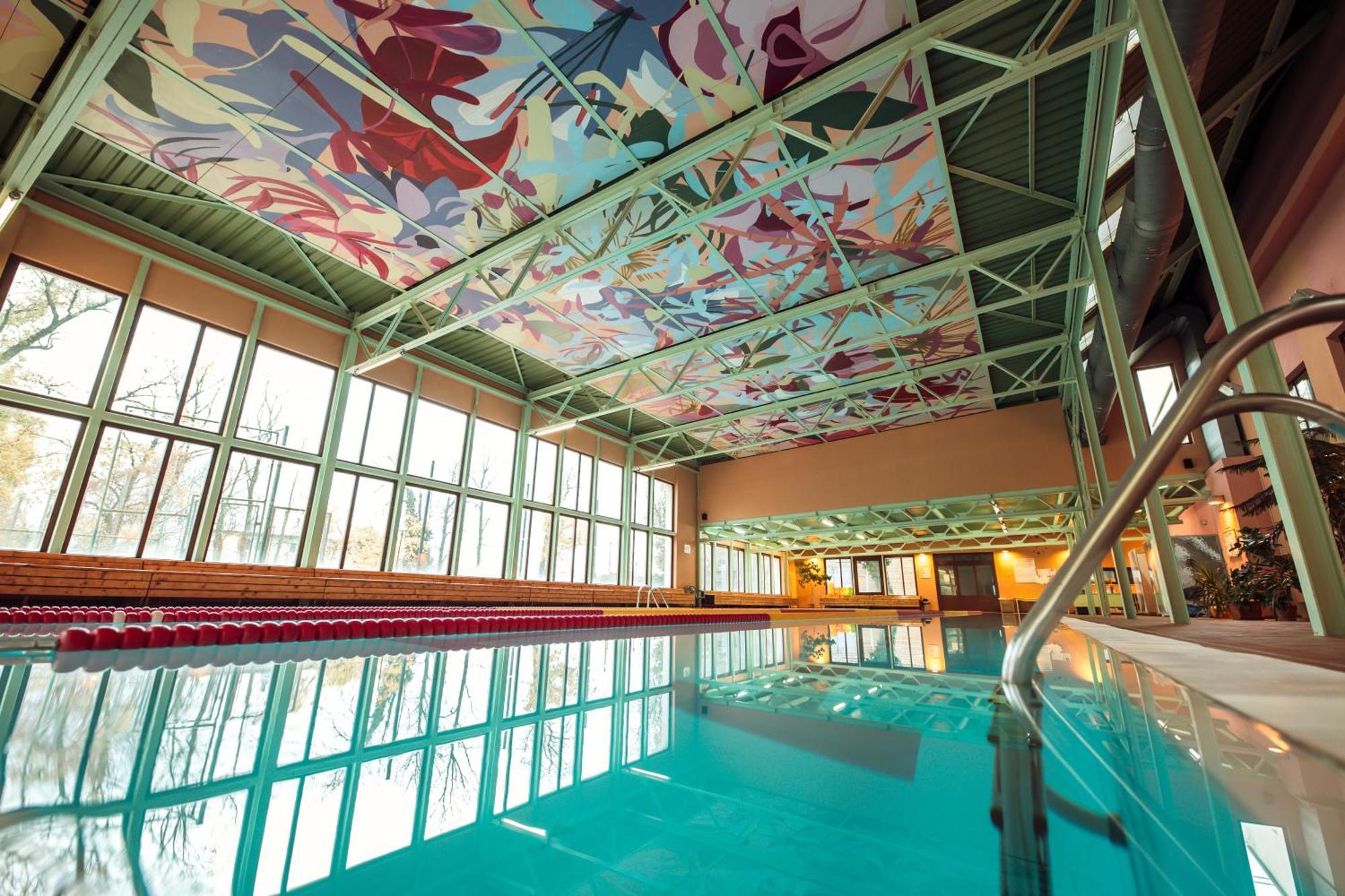 Hotel Kastiel Mojmirovce Bagian luar foto